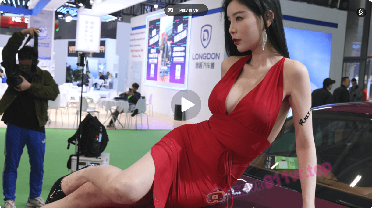 Takingpicturesinthebentley-奇点VR